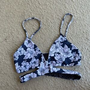 🌊ACACIA BLUE TOP SIZE MEDIUM🌊